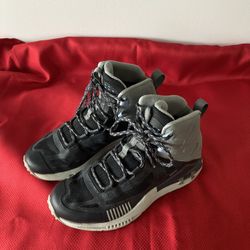 Woman And Girls Boots  Size 8 Normal Wear 