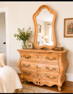 Beautiful Pulaski hand painted wood dresser