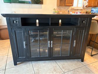 Entertainment center