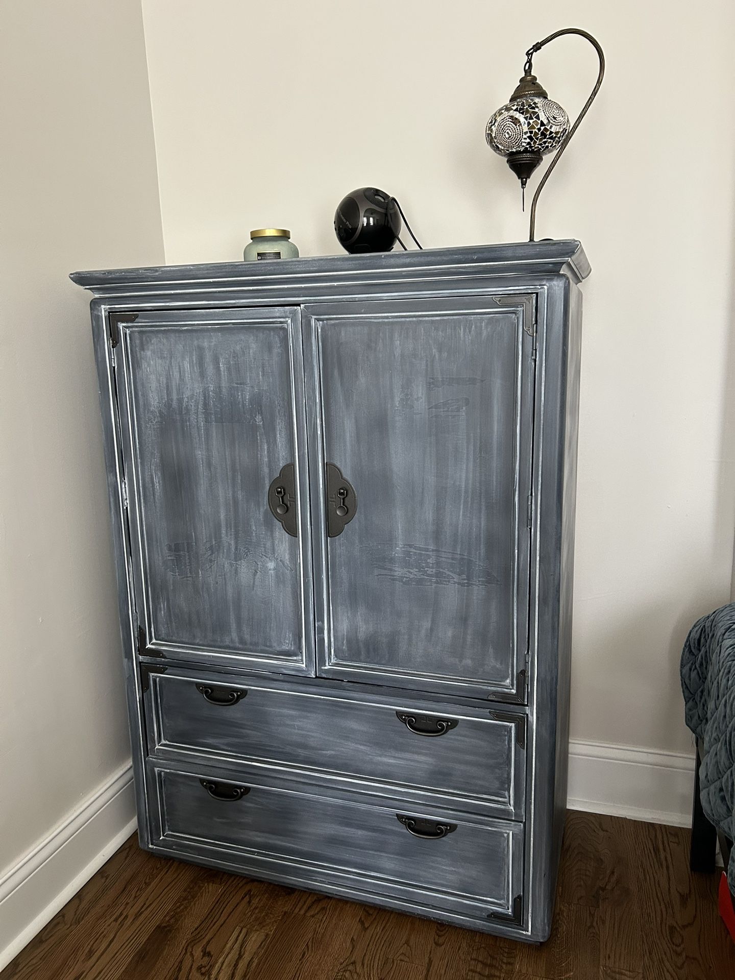 Dresser Heavy Solid Wood