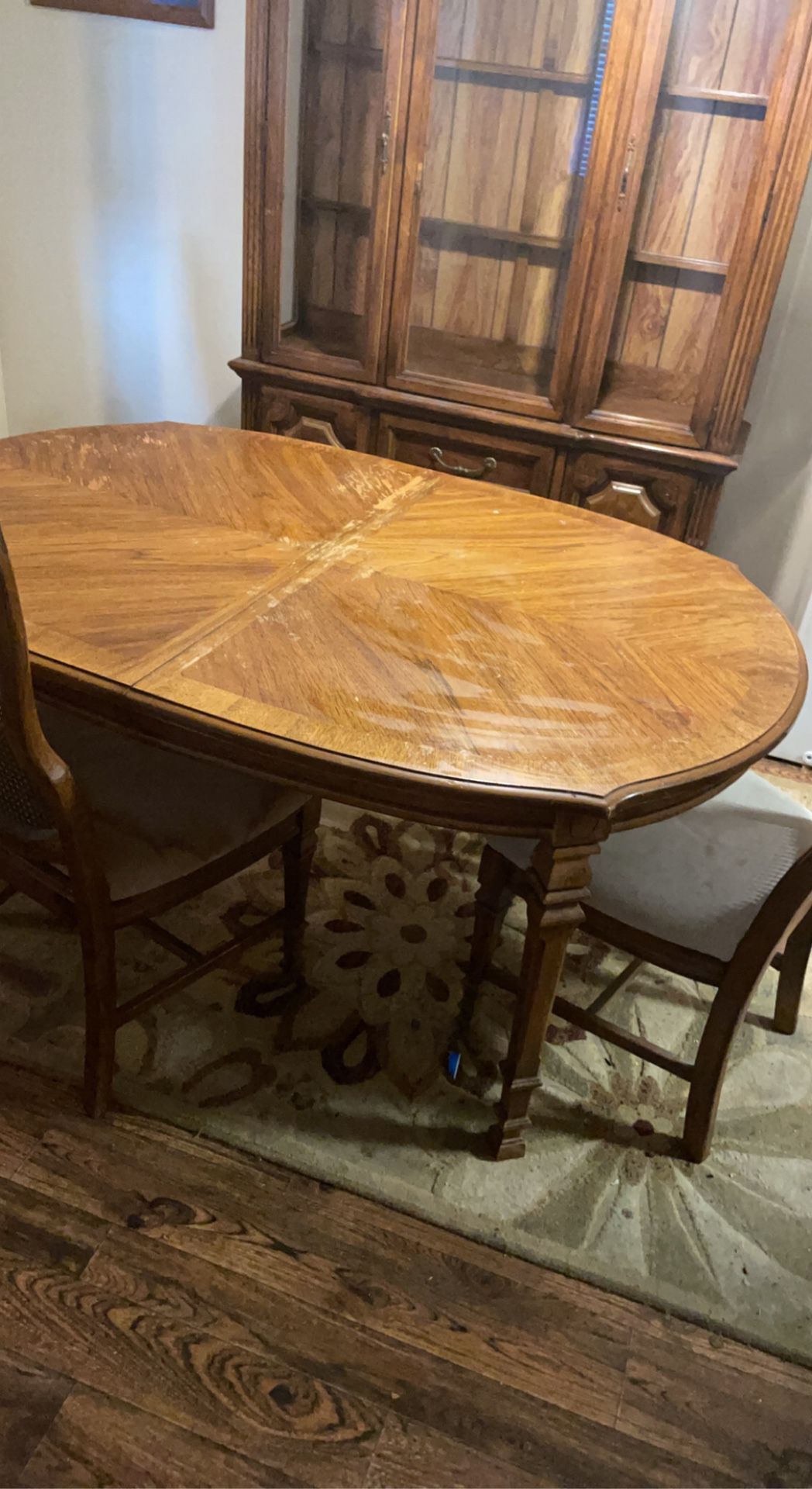 Dining Room Table And 4 Chairs 