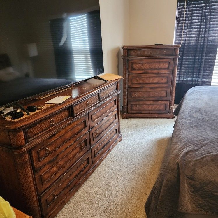 Bedroom Set And King Mattress for Sale in Painesville, OH OfferUp