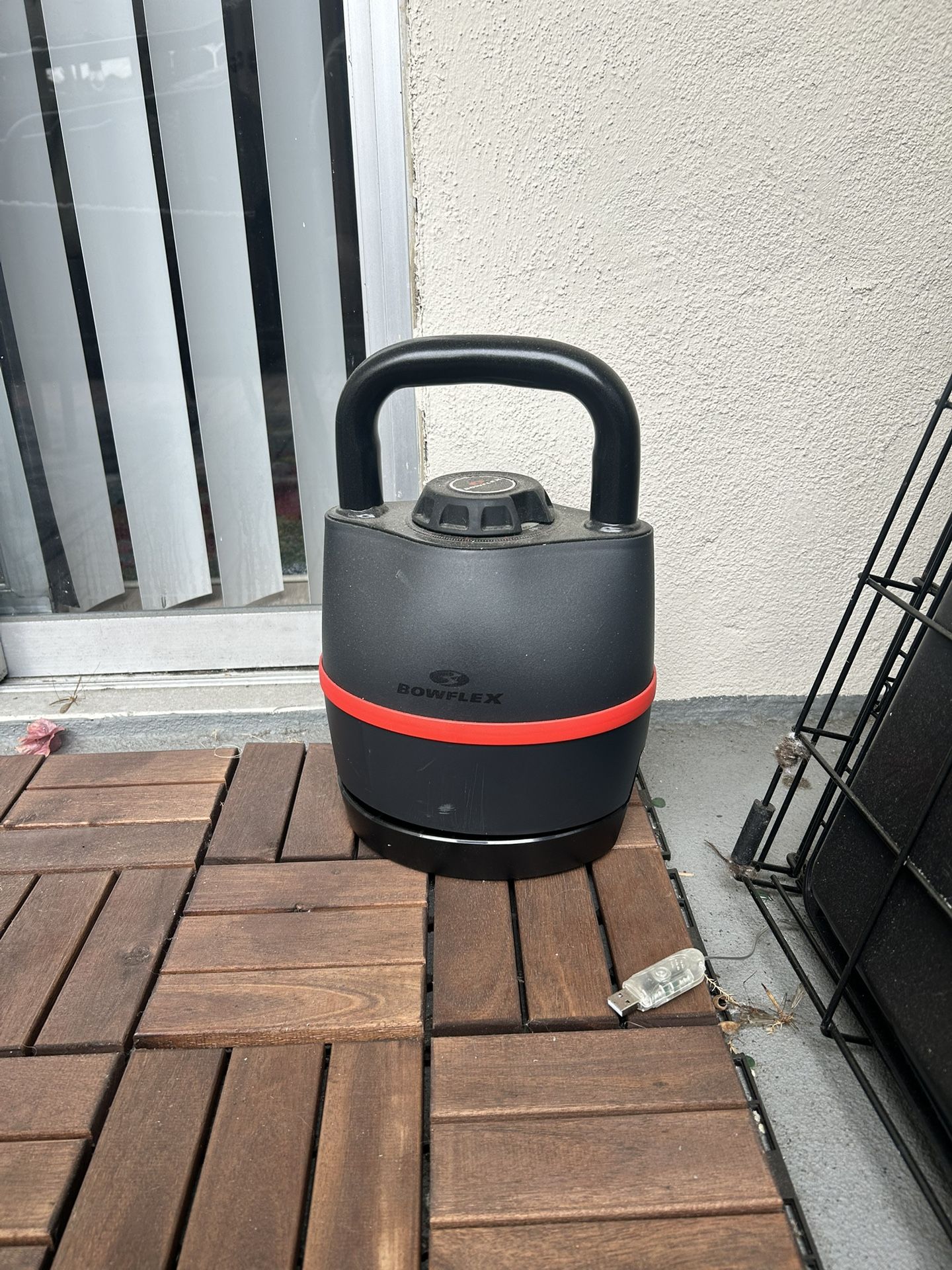 Adjustable kettlebell