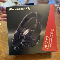 Pioneer HDJ-X7 DJ Headphones