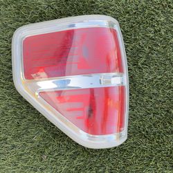 OEM Ford F-150 Driver Side Tail Light (2009-2014) – Chrome Trim