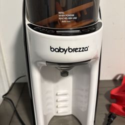 Baby Brezza Formula Dispenser