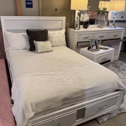 Full Bedframe, Dresser, Mirror And Nightstand 