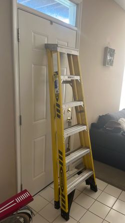 Werner Fiberglass Step Ladder 6ft