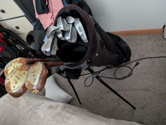 Wilson Golf Club Set with Stand Bag