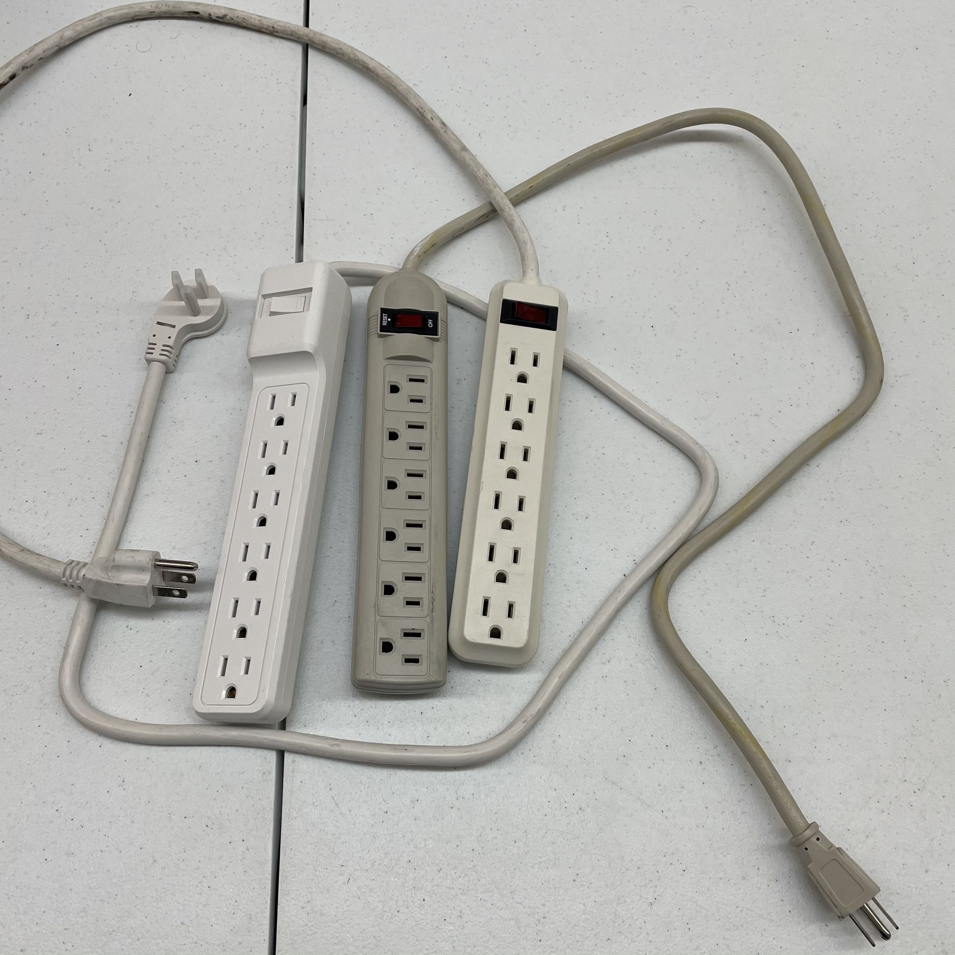 6-Outlet Power Strip Bundle β 3 Surge Protectors with Switches