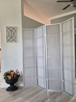 Room divider
