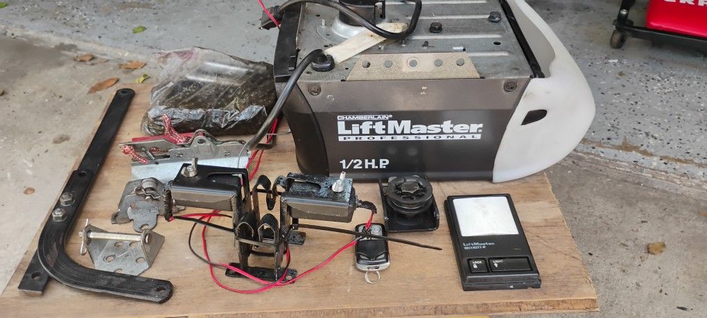 Chamberlain Liftmaster Professional 1/2hp garage door opener