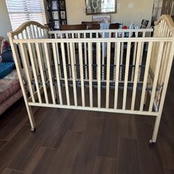 Wood Crib 