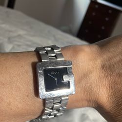 VINTAGE GUCCI WATCH  PRICE REDUCED 