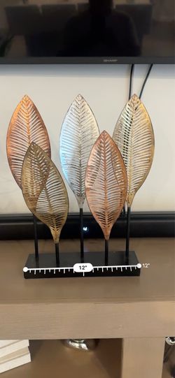 Modern Metal Leaf Table Decor