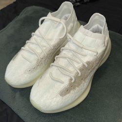 Yeezy Adidas calcite Glow 