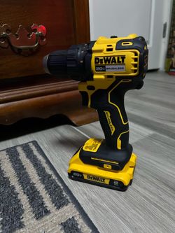 Brand New ATOMIC 20-Volt MAX Brushless Cordless 1/2 in. Drill Driver and Original 2ah battery