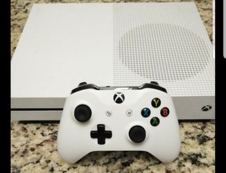 XBOX ONE S 1 TB (1000GB) 4K LIKE NEW 💯🎁👌🤩🤩