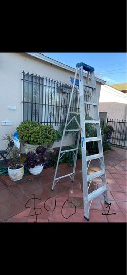 Excellent condition, Werner, 8 feet and more sizes available aluminum ladders 🪜