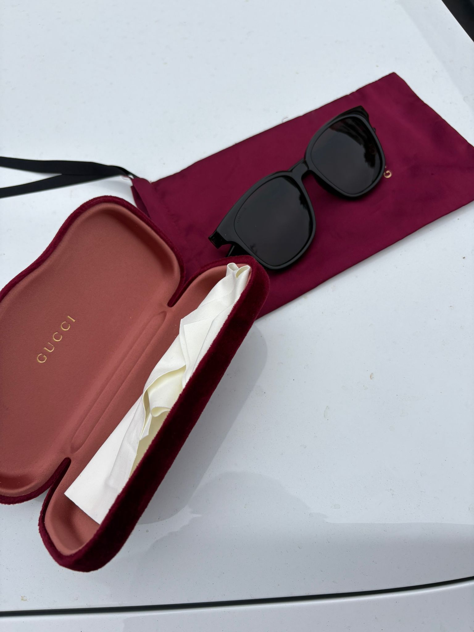 GUCCI unisex Sunglasses Model: GG0637SK