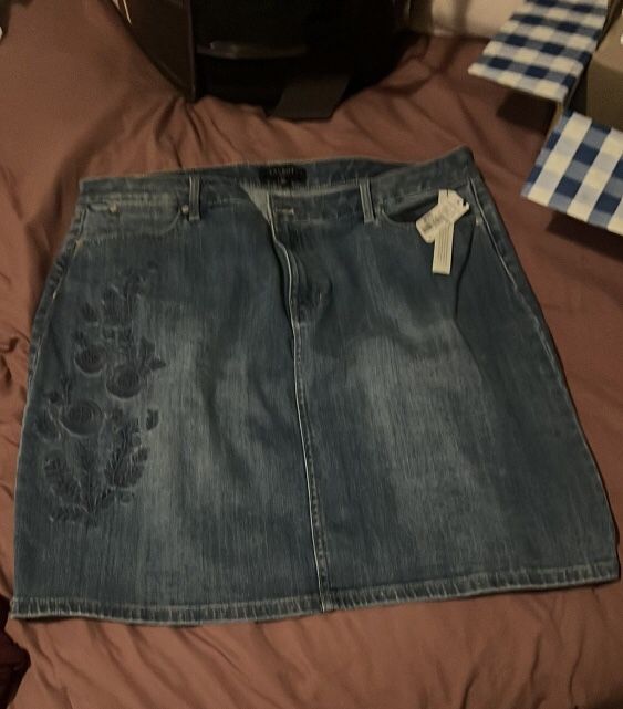 Denim Skirt with Embroidery 