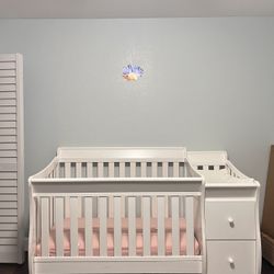 Delta 4 In 1 Crib With Changing Table 