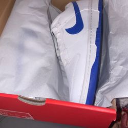 Nike  Dunk Low