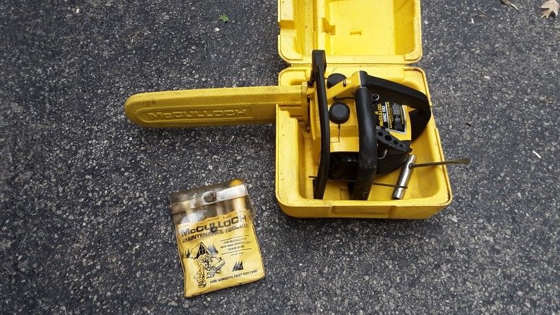 McCulloch Chainsaw Mac 130 with Case