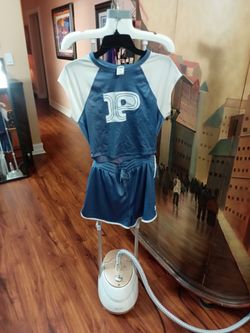 Two-Piece Athletic Shorts Set sz S