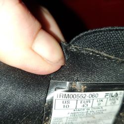 Free Box of pieces of fabric, Fila men's shoes 10, must take all including the box