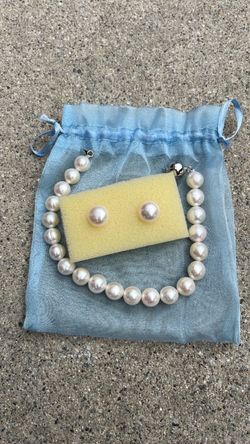 Pearl Bracelet and Stud Earrings Set