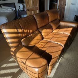 Electric  Leather Recliner In Excellent Condition Only 1 Year Old 