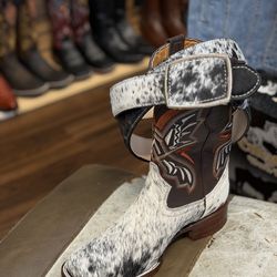 Botas y cinto vaquero para hombre