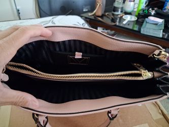 Victoria Secret, 1 Green,1 Pink