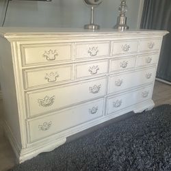 Dresser Bureau