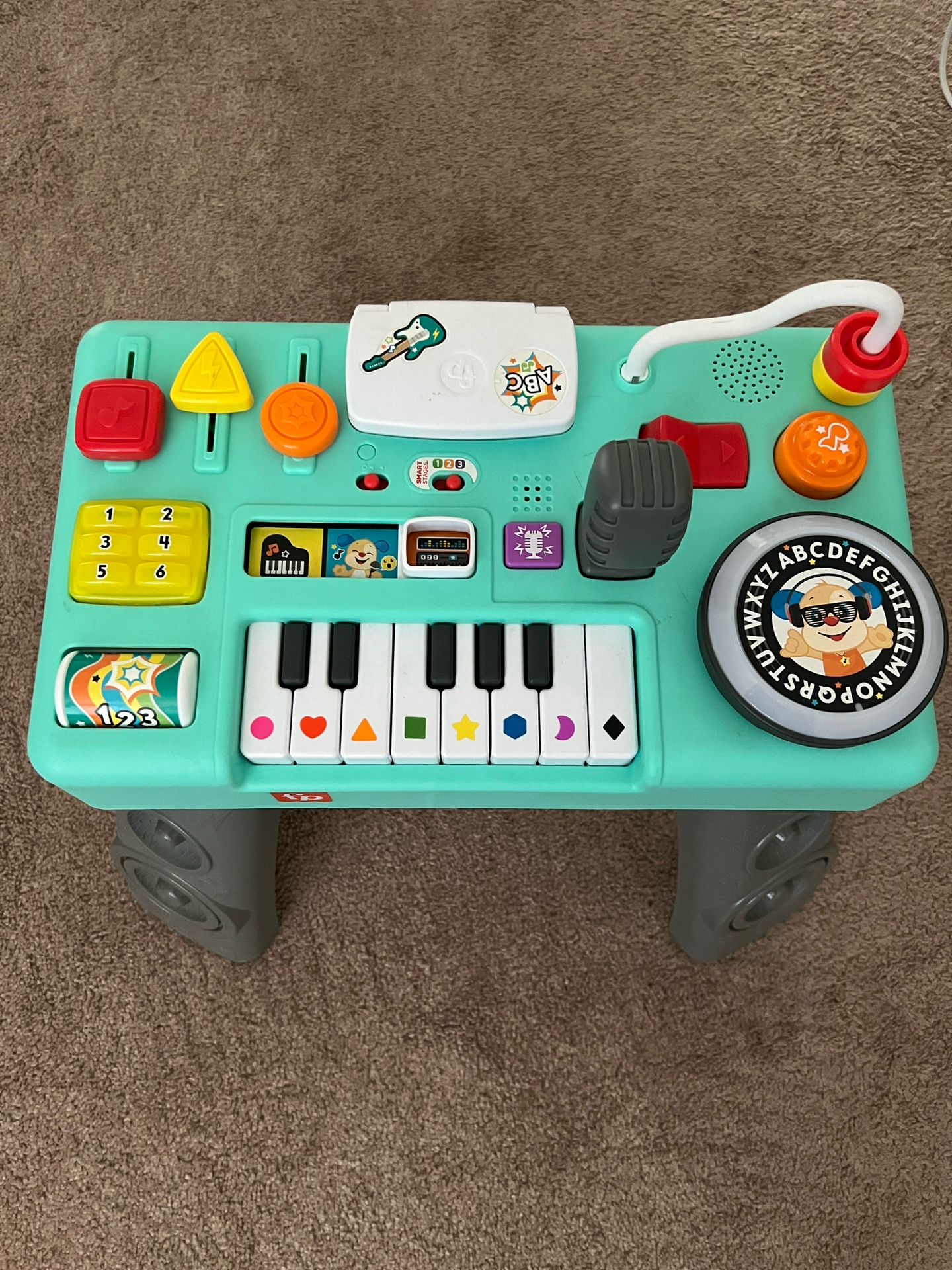 Fisher Price Fisher-Price Laugh And Learn Mix And Learn DJ Table