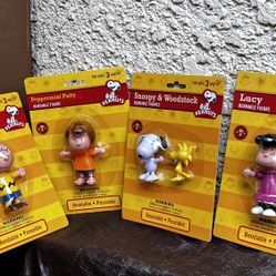 New Charlie Brown,Paty,Lucy, Snoopy and Woodstock Bendable Figures Bundle ( Price For All 4)