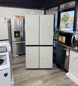 Samsung - Bespoke 29 Cu Ft 4-Door Flex French Door Refrigerator With Beverage Center In White Glass ❤️
