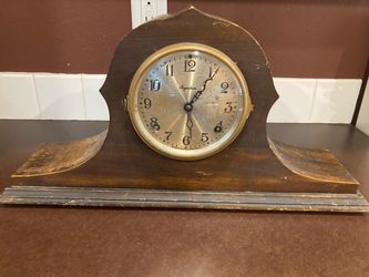Antique wind-up mantel clock, appearing to be manufactured by the E. Ingraham Clock Company Works - chime sometimes dings