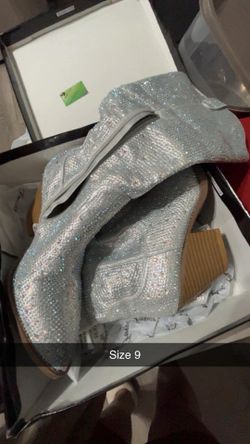Boots size 9