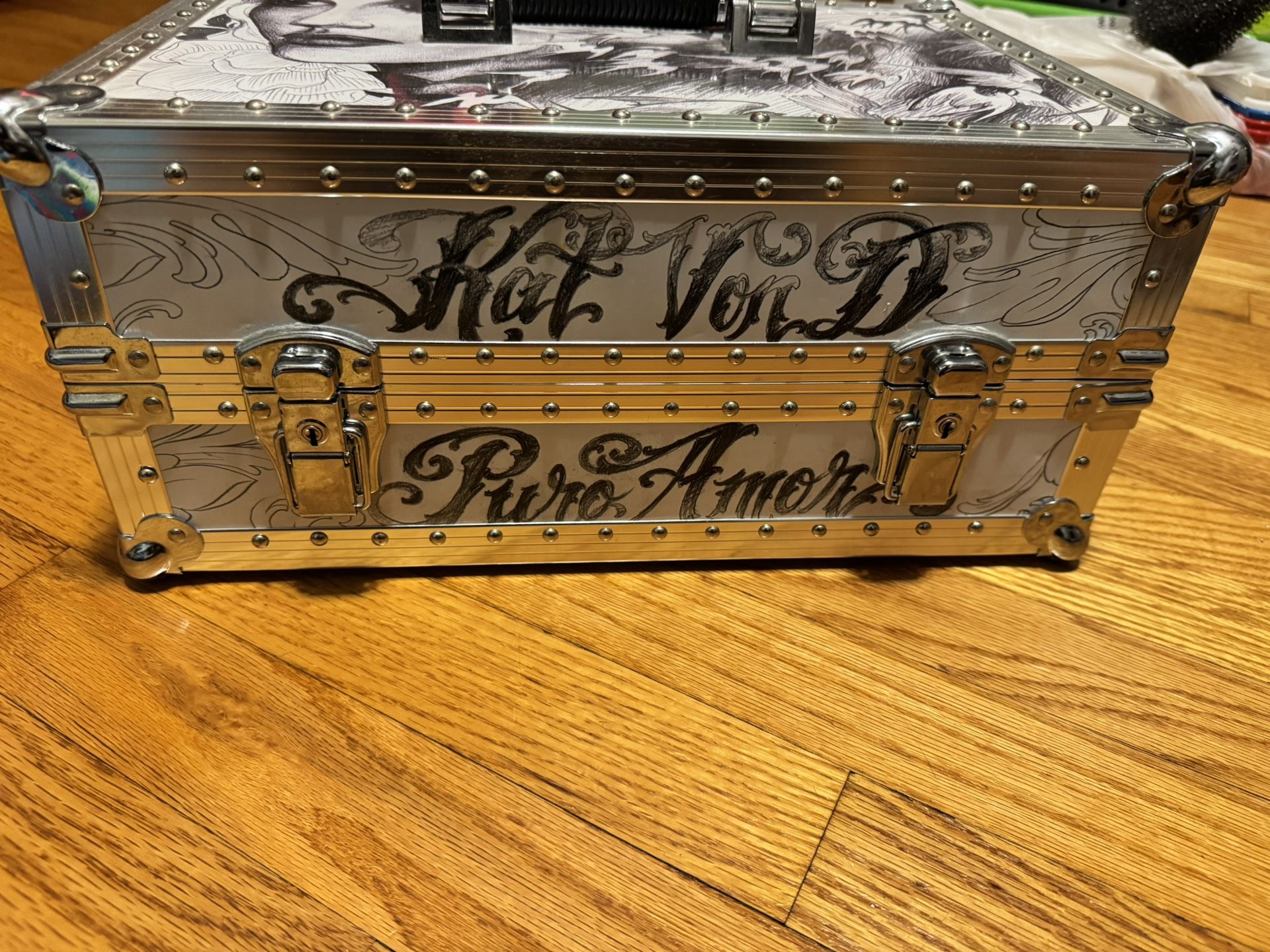 Super Rare Limited Edition Kat Von D Angeleno Train Case / Makeup / Beauty
