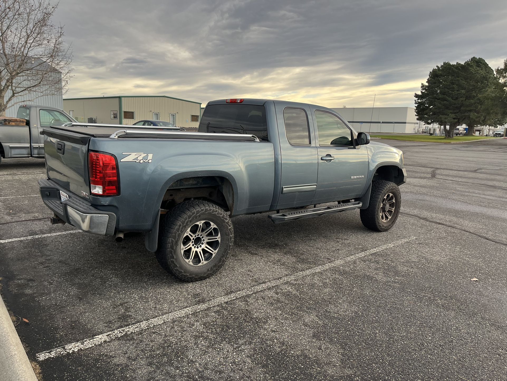 4x4 7” Lift 34” Tire GMC Sierra For Sale