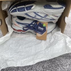 Size 4 and 1/2 ASICS Men Glacier Grey/Thunder Blue Tennis Shoe