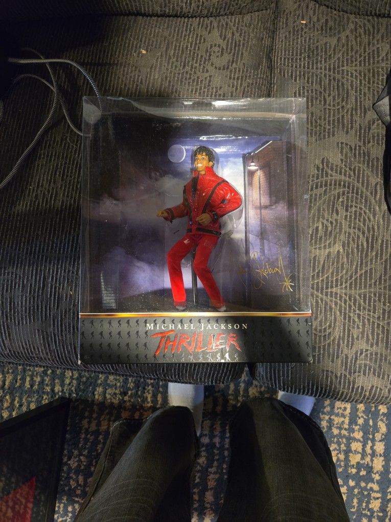 Michael Jackson Thriller Figure