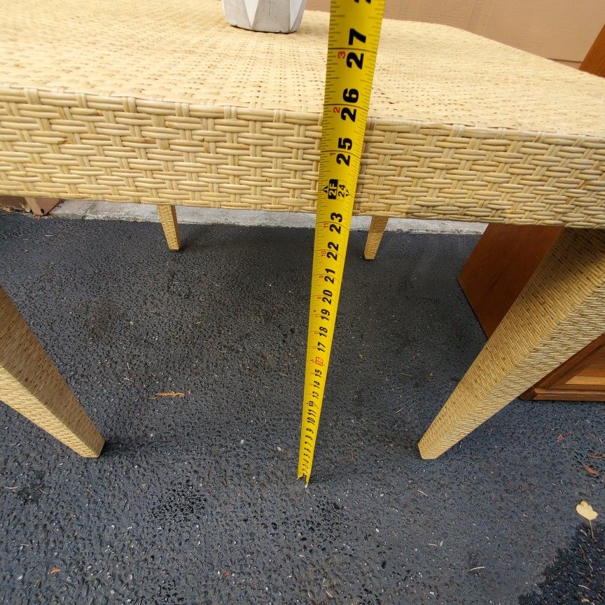 Mid Century Modern Wicker Rattan Dining Table/ Coffee Table 30x30x26toll.in Perfect Condition