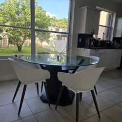 Round Dining Table With Glass Top