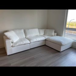 C. O.  M. F. Y.  Cloud Sectional Sofas NEW Condition 