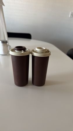 Tupperware salt and pepper shaker