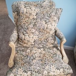 Antique Chair With 3 Matching Pillows