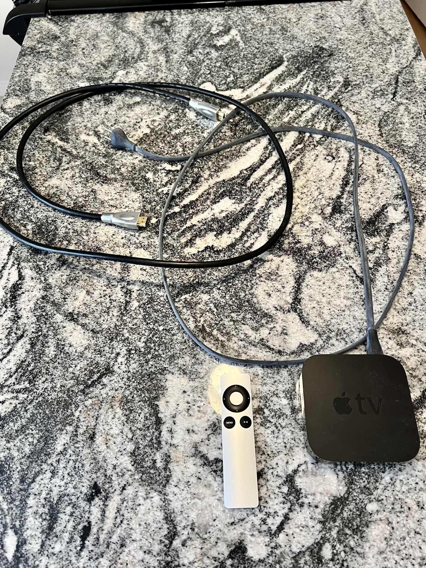 Apple TV (3rd Generation) With HDMI Cable